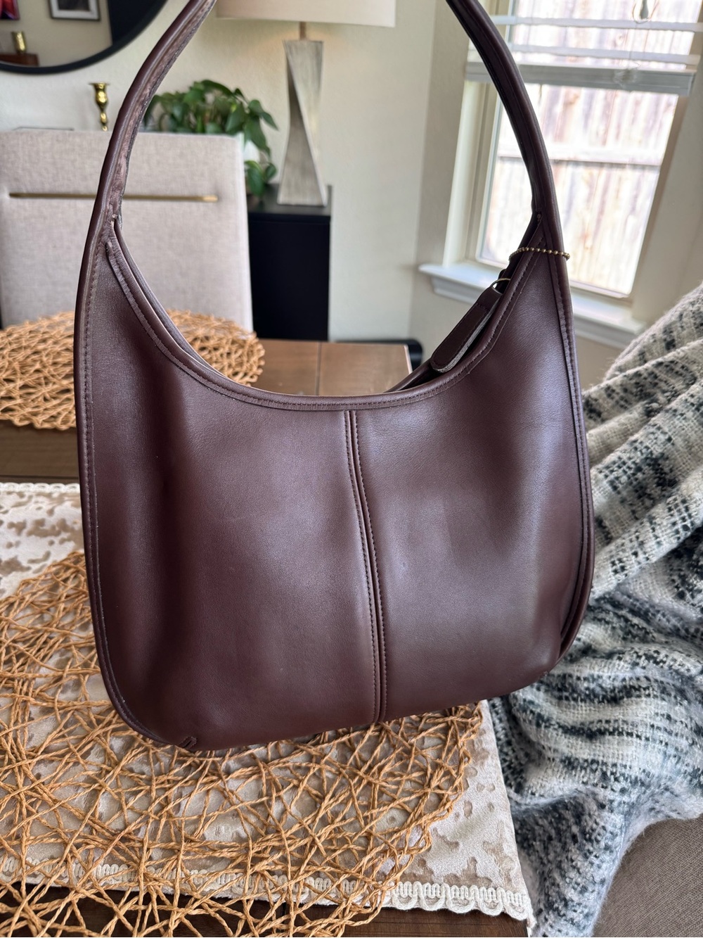 Vintage Coach Ergo 9025 in Mahogany - Picture 2 of 6